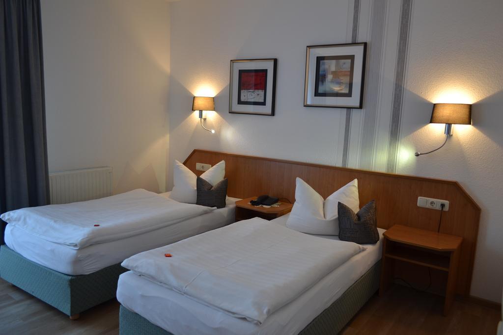 Hotel & Restaurant Zur Linde Freital Exteriör bild